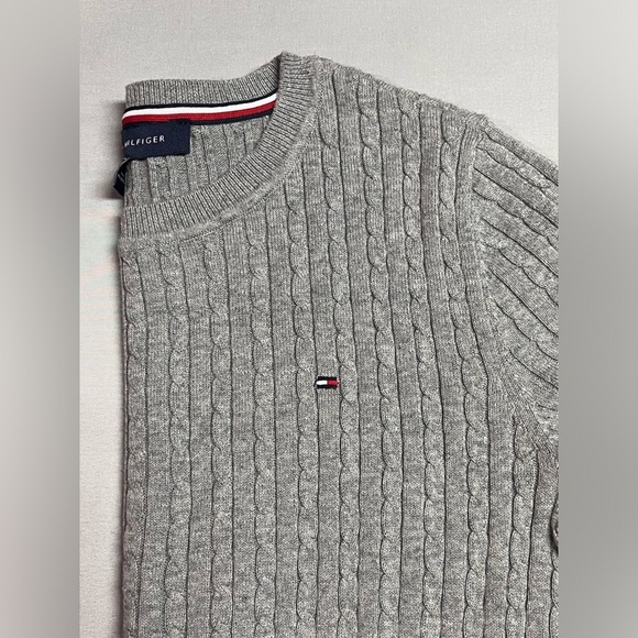 Tommy Hilfiger Women's Cable Knit Sweater NWOT - Picture 5 of 5